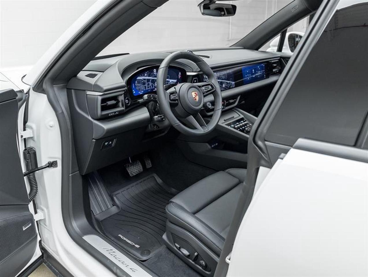 2026 Porsche Macan  Photo