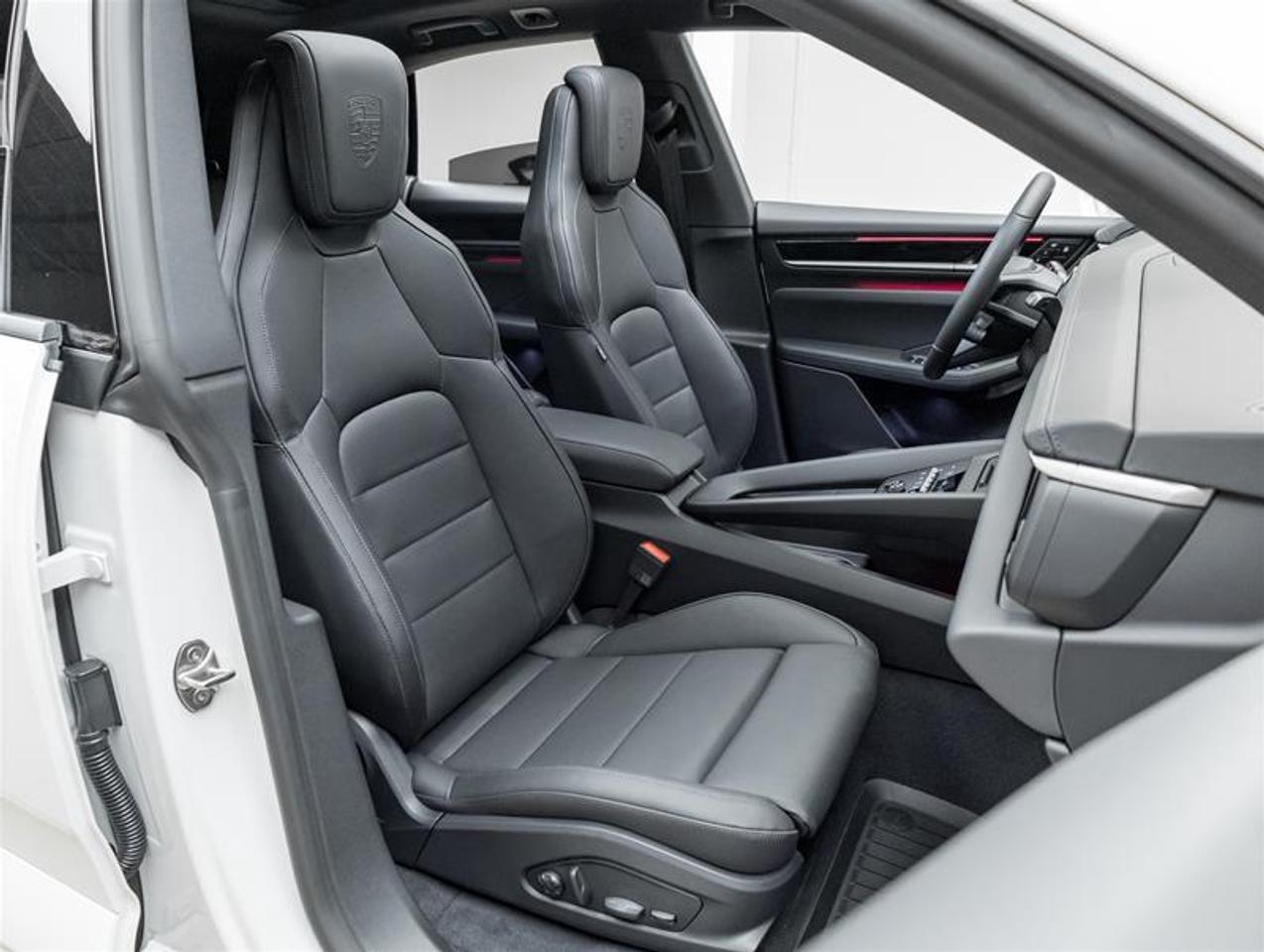 2026 Porsche Macan  Photo