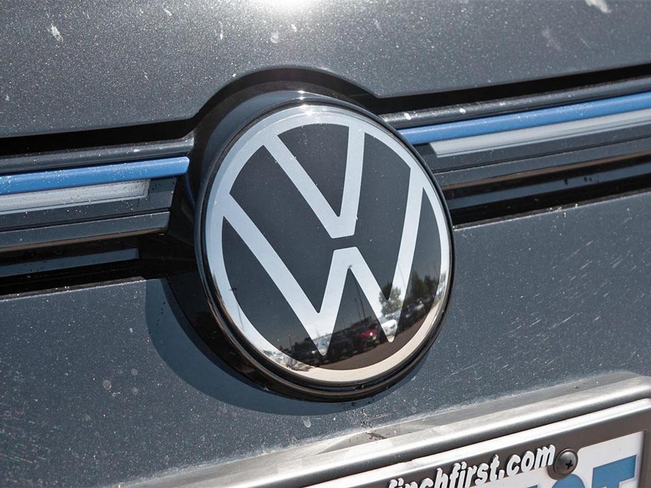 2024 Volkswagen Golf R Base (DSG) 4dr All-Wheel Drive 4MOTION Hatchback Photo