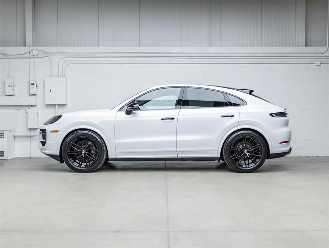 2026 Porsche Cayenne  Photo4