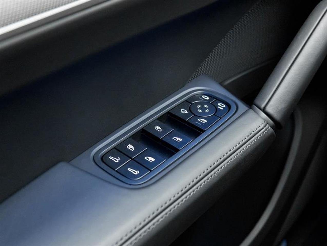 2026 Porsche Cayenne  Photo
