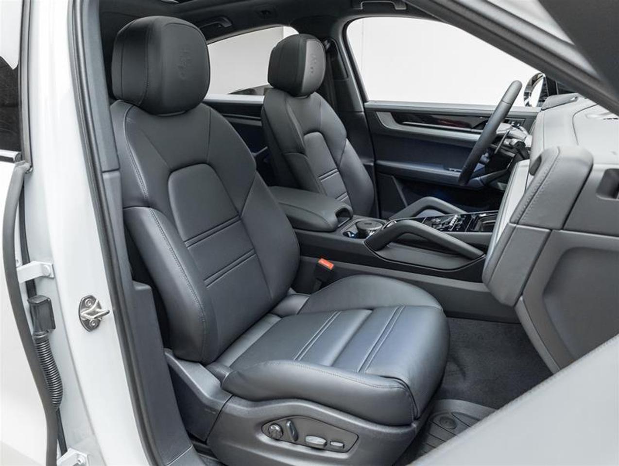 2026 Porsche Cayenne  Photo