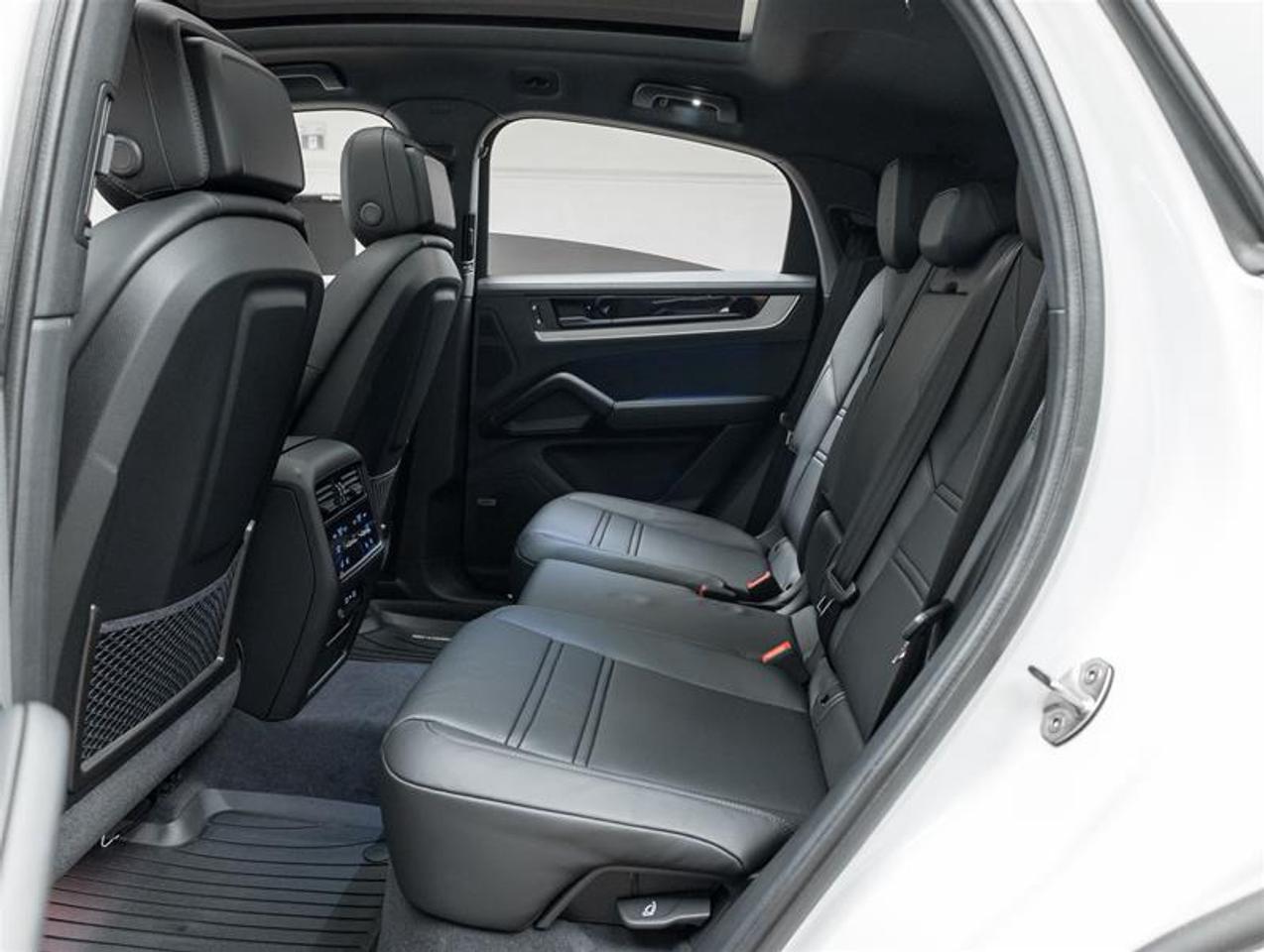 2026 Porsche Cayenne  Photo