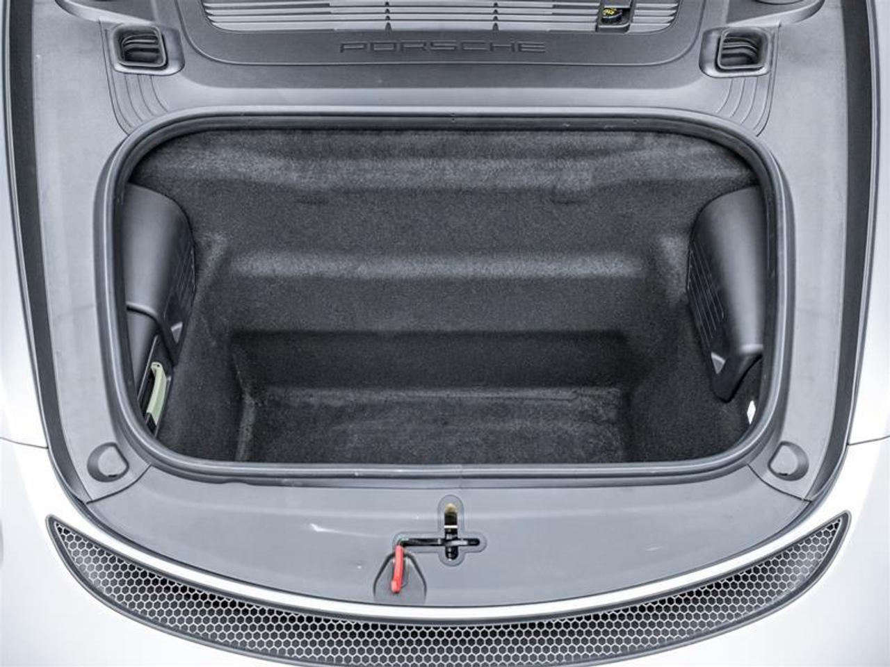 2025 Porsche 718 Cayman  Photo