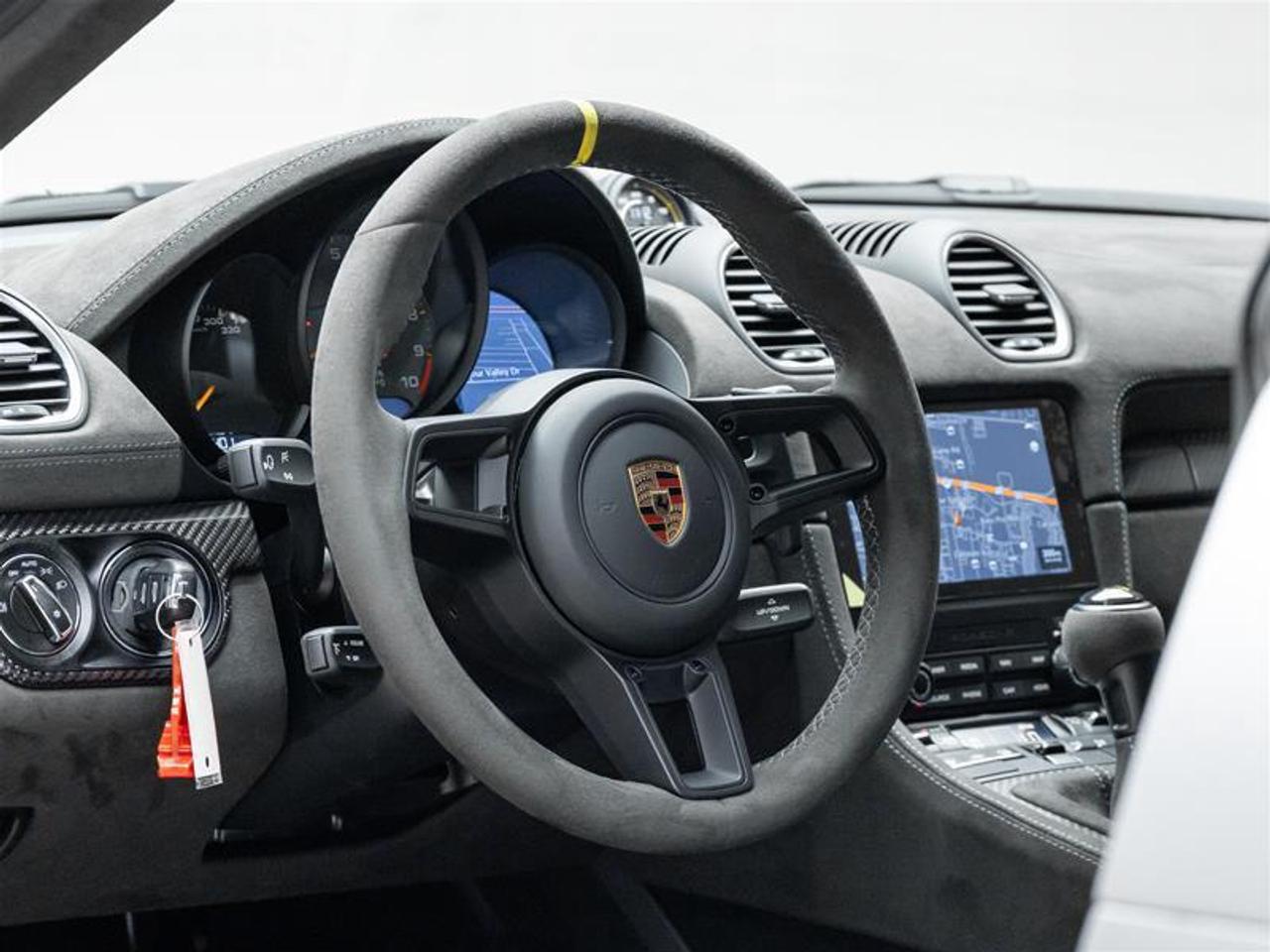 2025 Porsche 718 Cayman  Photo