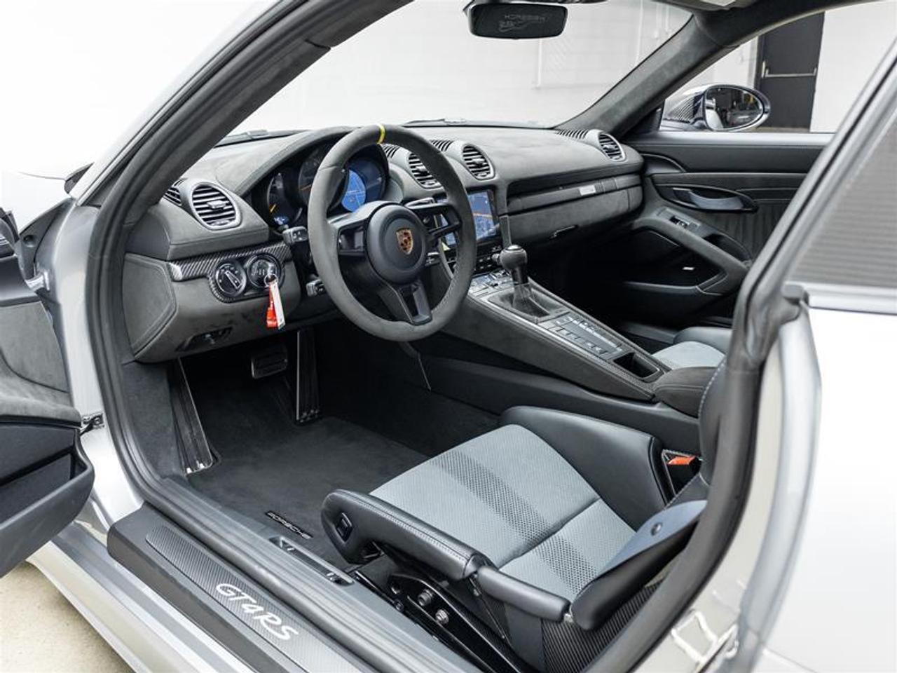 2025 Porsche 718 Cayman  Photo