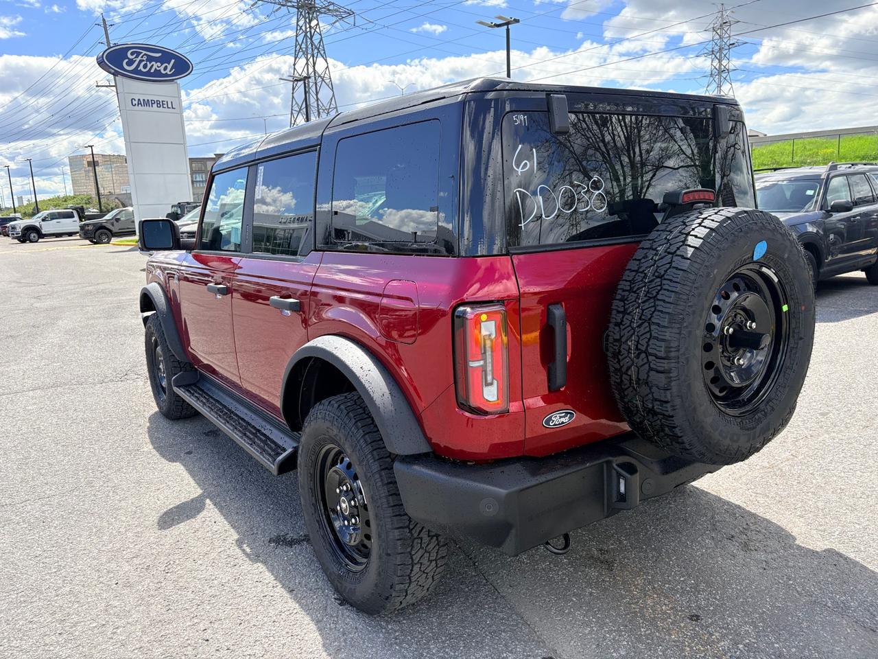 2026 Ford Bronco Outer Banks 4dr 4x4 Photo4