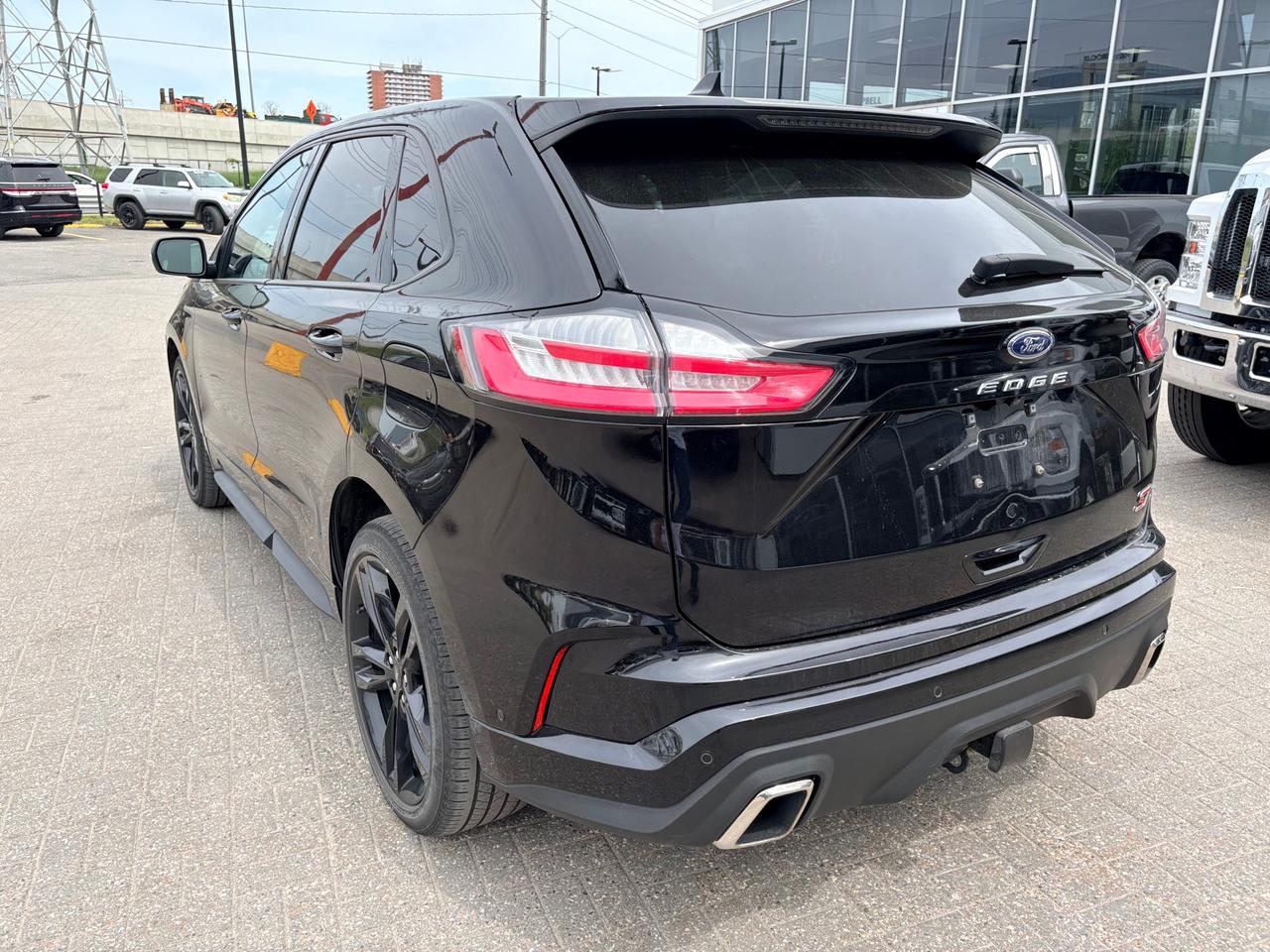 2022 Ford Edge ST 4dr All-Wheel Drive Photo4