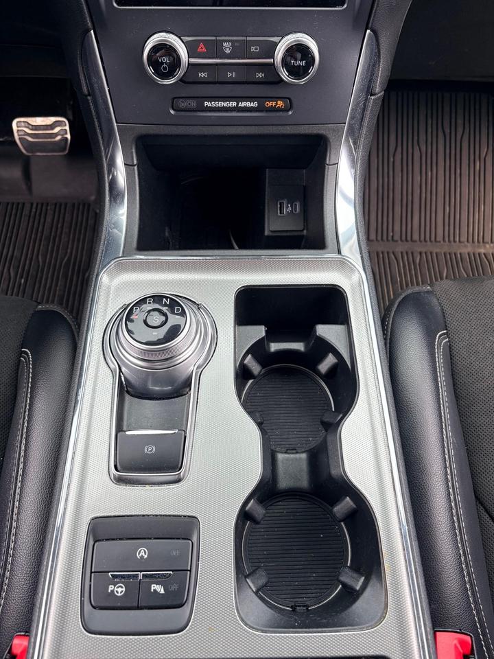 2022 Ford Edge ST 4dr All-Wheel Drive Photo