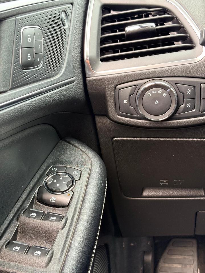 2022 Ford Edge ST 4dr All-Wheel Drive Photo