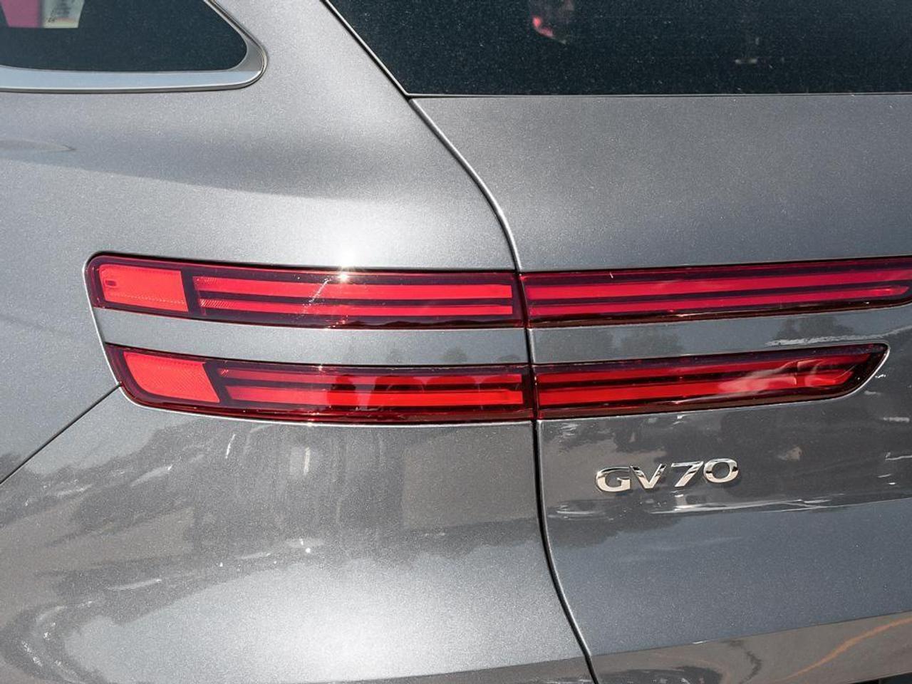 2026 Genesis GV70  Photo