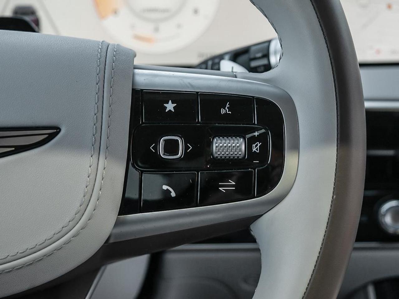 2026 Genesis GV70  Photo
