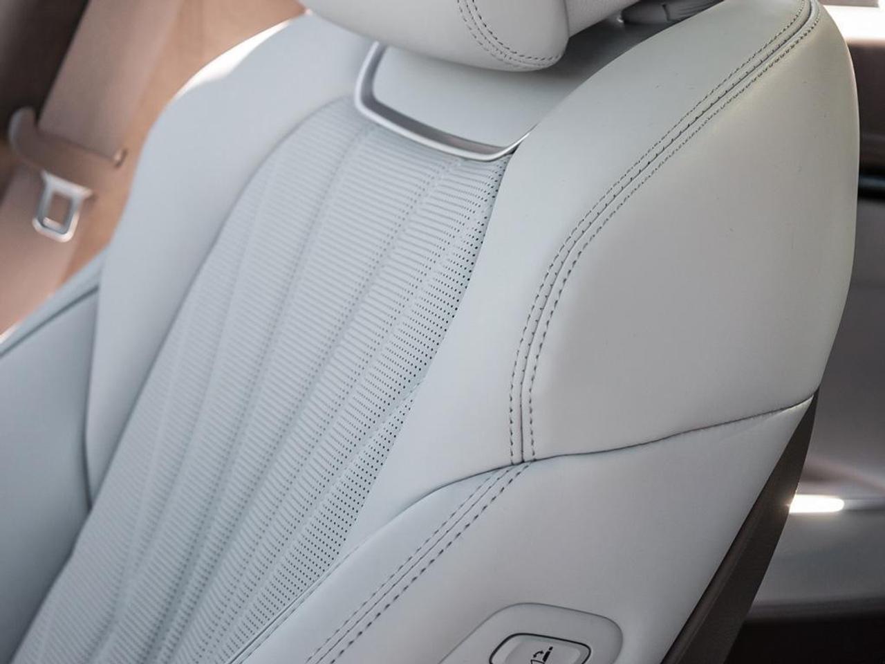 2026 Genesis GV70  Photo