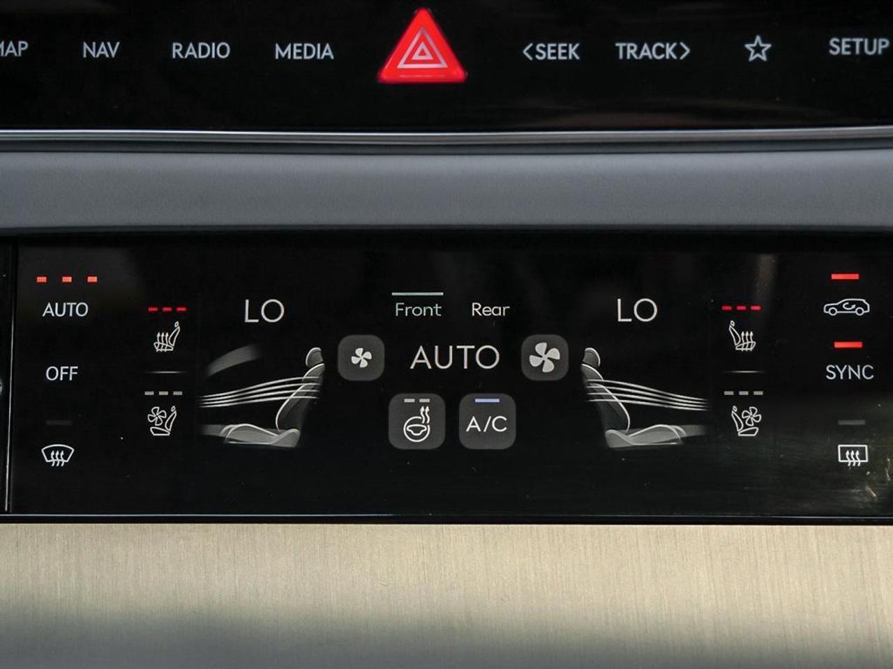 2026 Genesis GV70  Photo