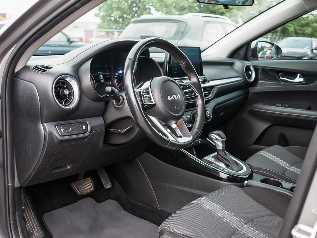 2022 Kia Forte GT-Line 4dr Sedan Photo
