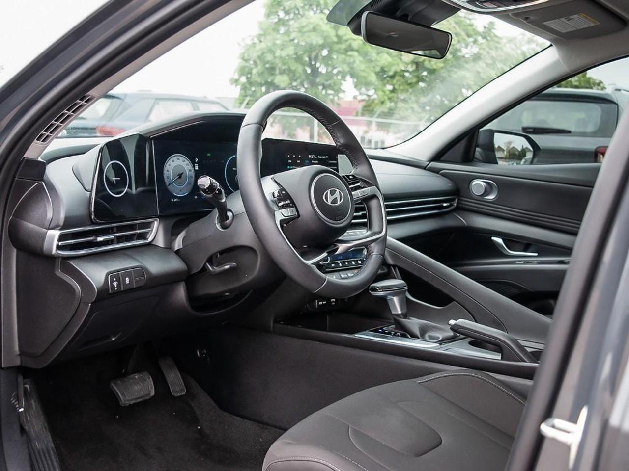 2025 Hyundai Elantra Preferred w/Tech Pkg 4dr Sedan Photo