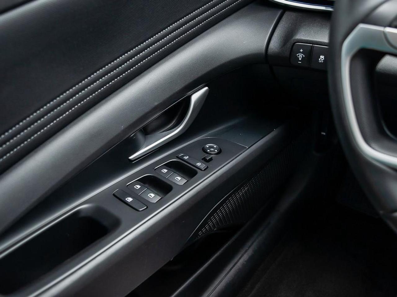 2025 Hyundai Elantra Preferred w/Tech Pkg 4dr Sedan Photo