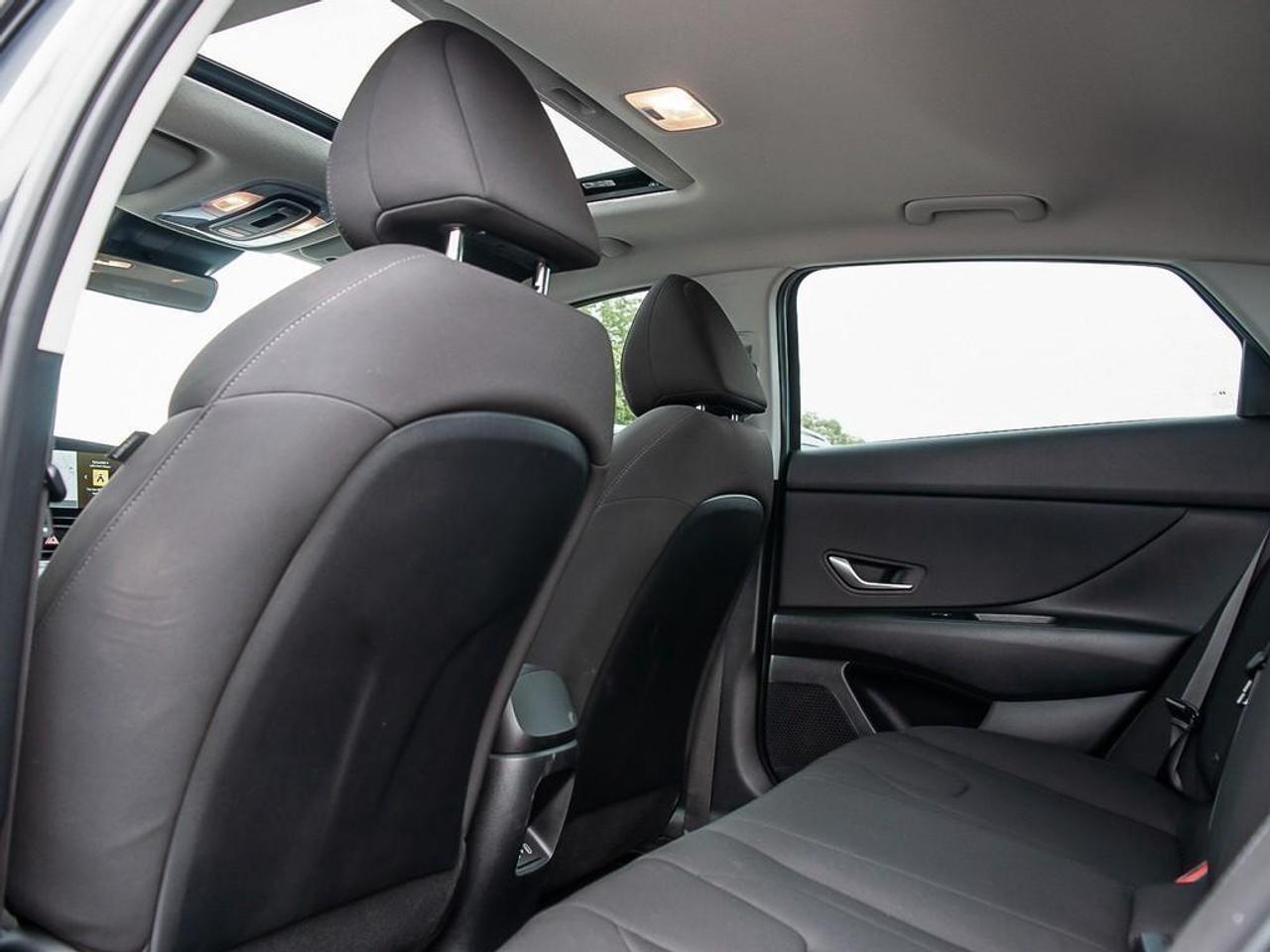 2025 Hyundai Elantra Preferred w/Tech Pkg 4dr Sedan Photo