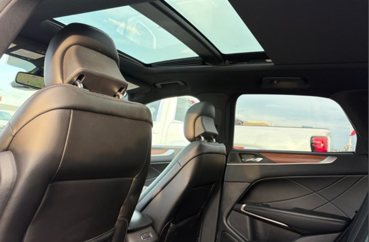 2019 Lincoln MKC Reserve 4dr All-wheel Drive Photo2