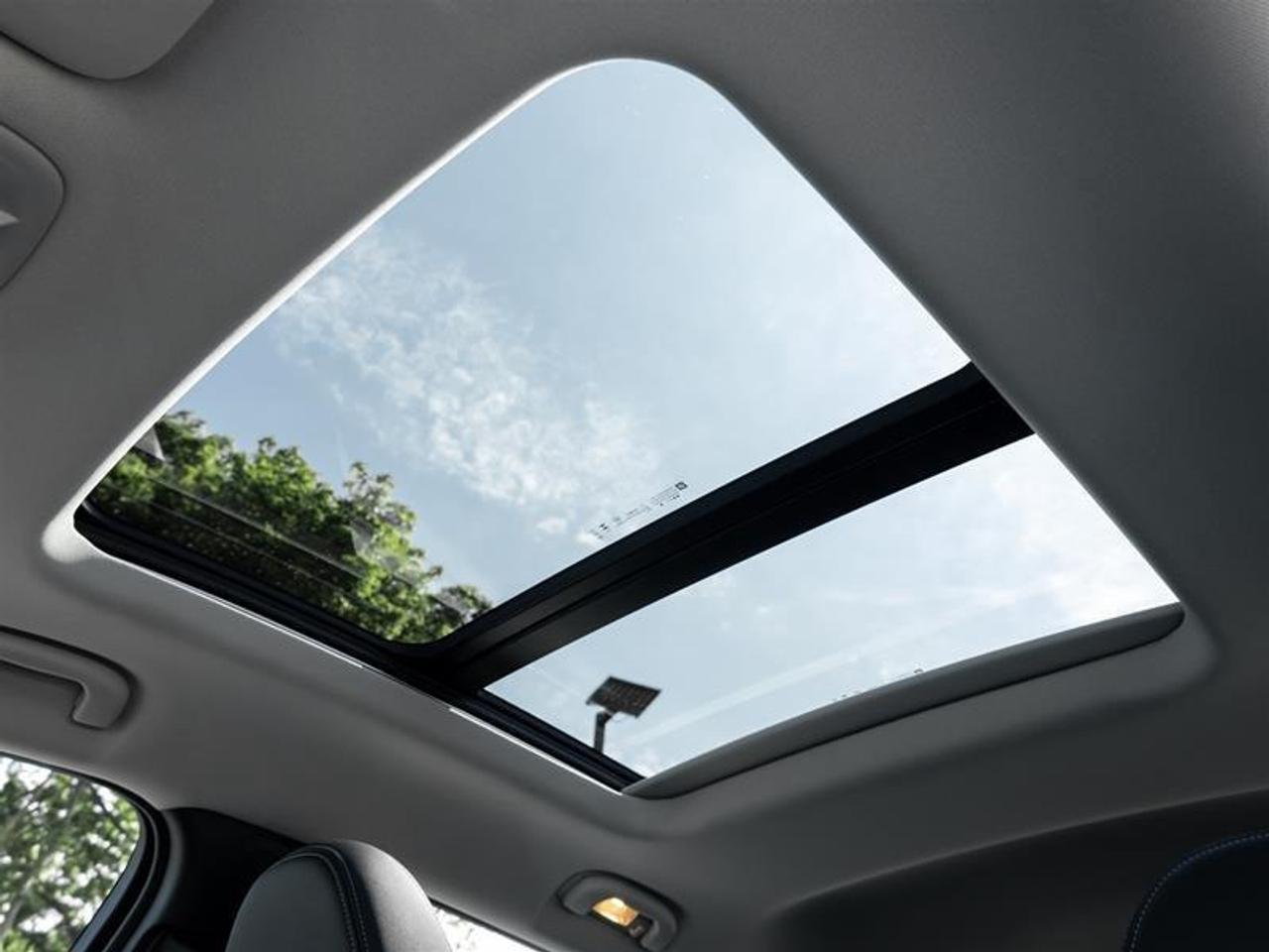 2027 Chevrolet Bolt LT 4dr Photo
