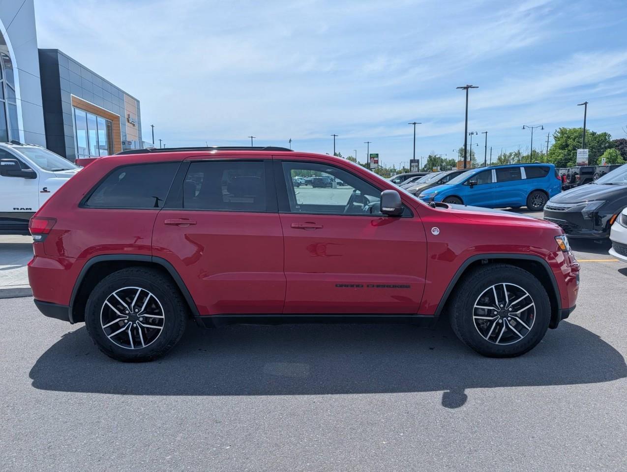 2021 Jeep Grand Cherokee Trailhawk Local trade / No accidents Photo2