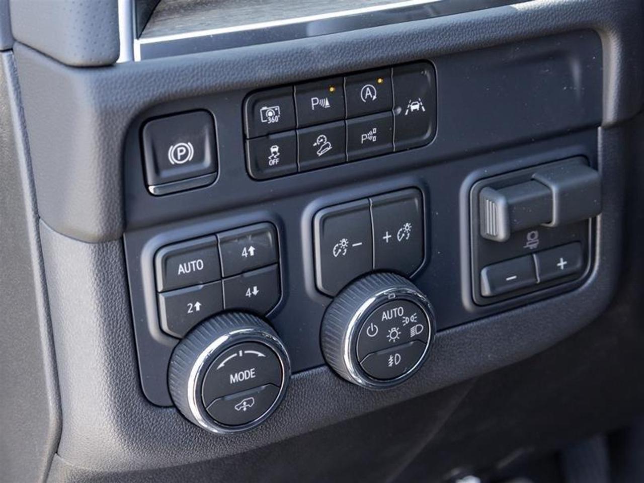 2026 Chevrolet Suburban High Country 4dr 4x4 Photo