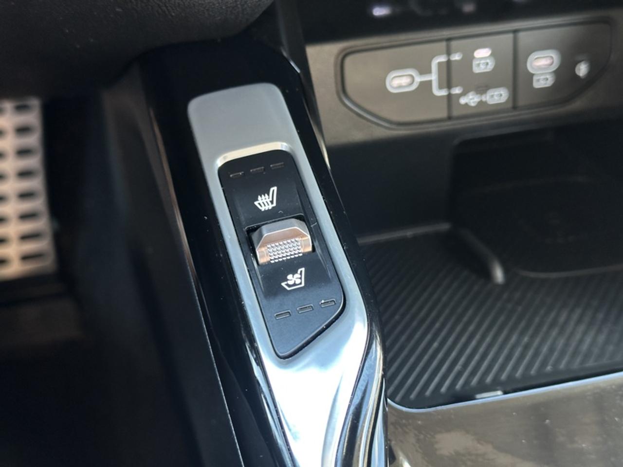 2024 Kia Sorento X-Line Limited Photo