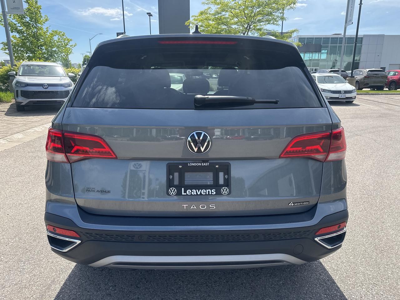 2024 Volkswagen Taos Highline 4MOTION Photo