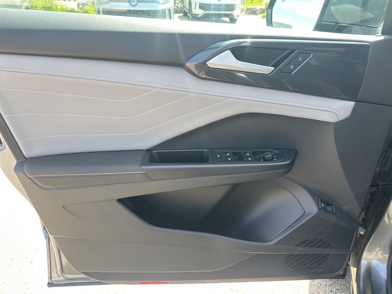 2024 Volkswagen Taos Highline 4MOTION Photo
