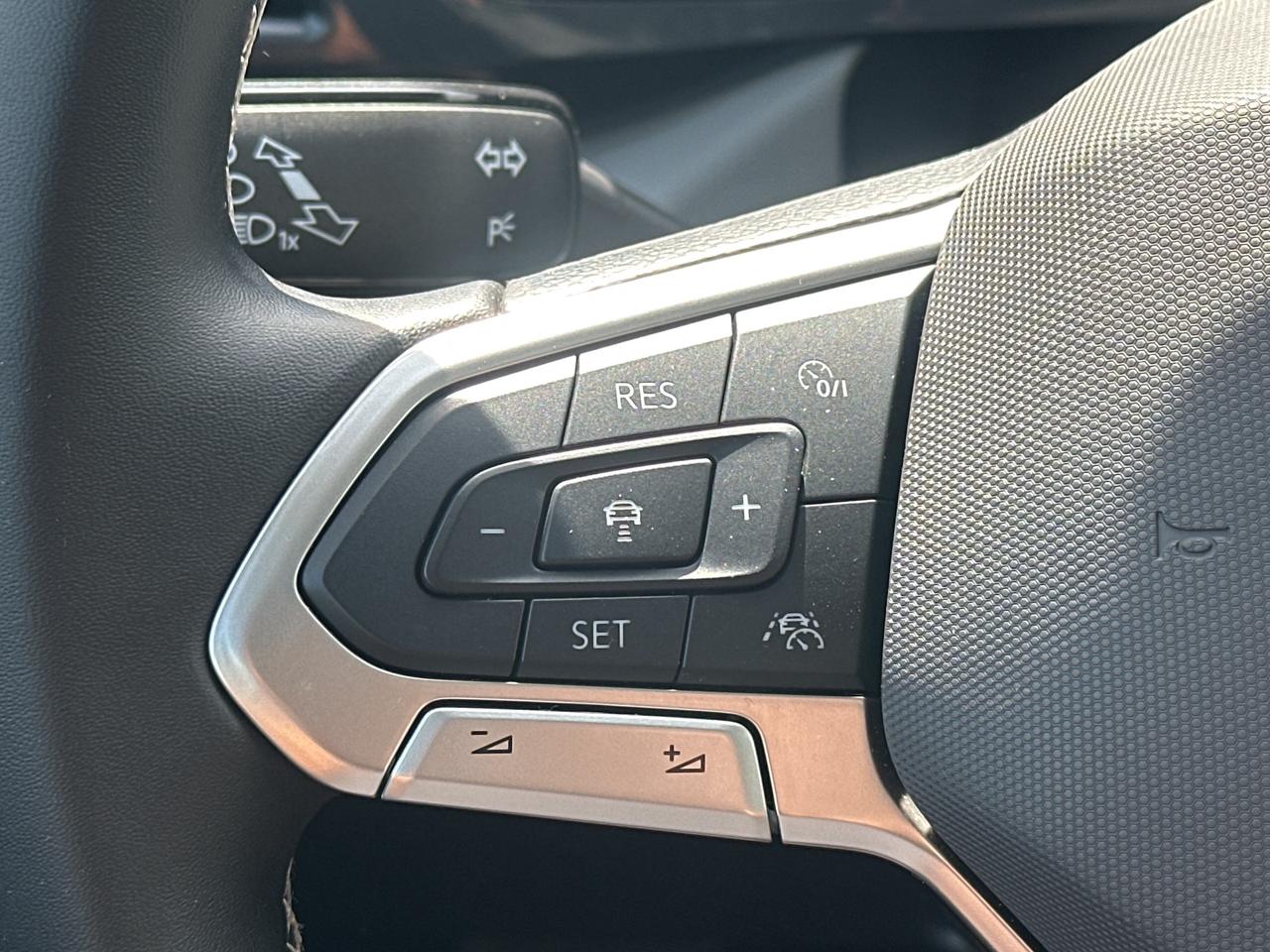 2024 Volkswagen Taos Highline 4MOTION Photo