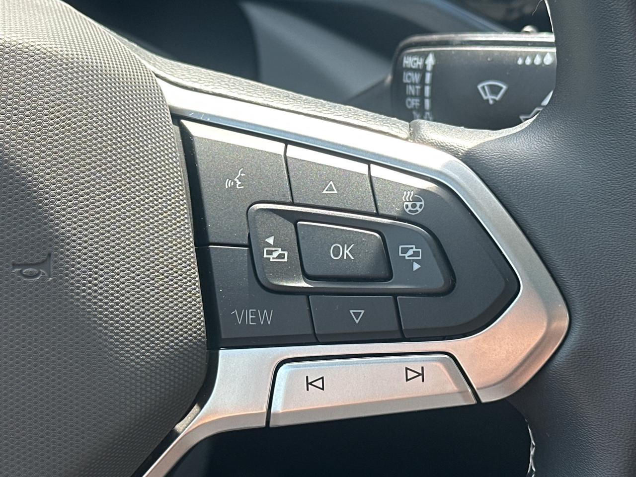 2024 Volkswagen Taos Highline 4MOTION Photo