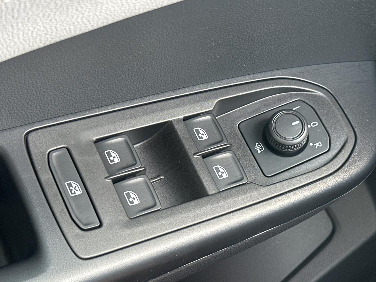 2024 Volkswagen Taos Highline 4MOTION Photo