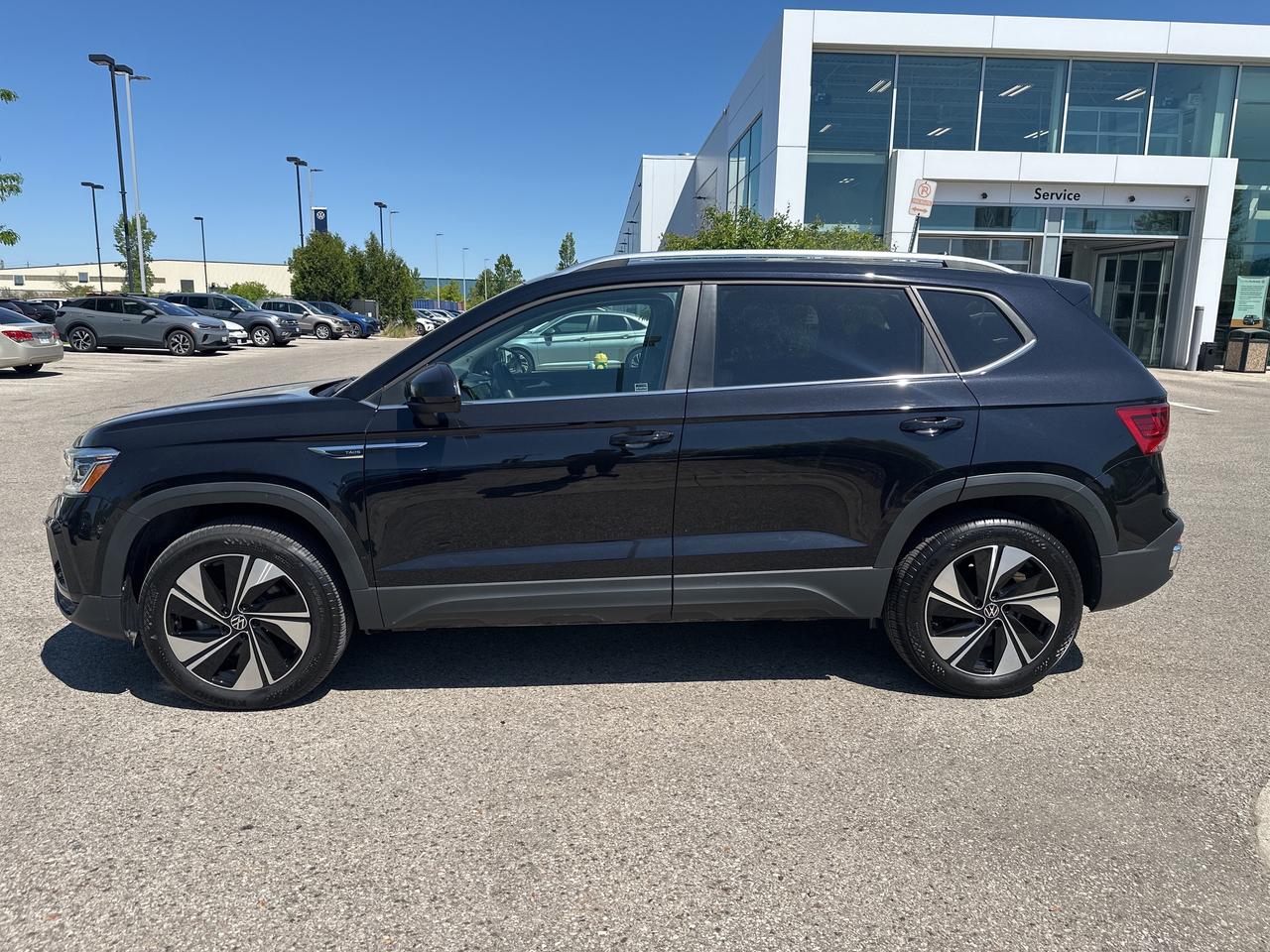 2024 Volkswagen Taos Highline 4MOTION Photo2
