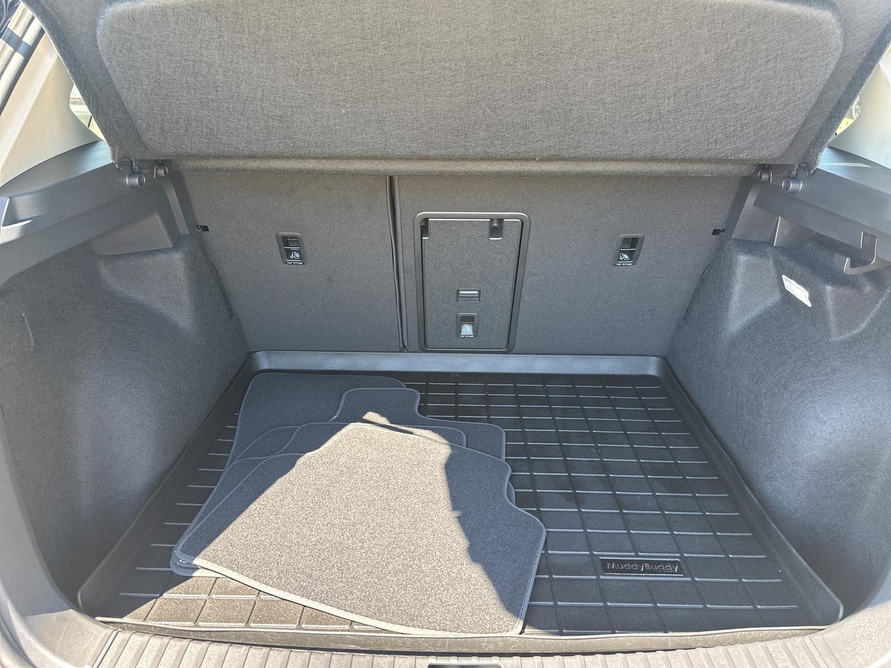 2024 Volkswagen Taos Highline 4MOTION Photo