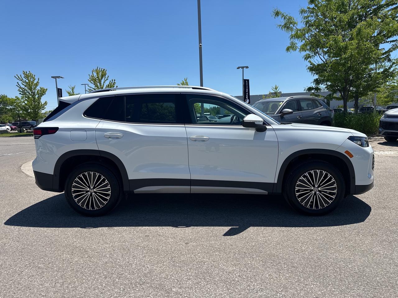 2025 Volkswagen Tiguan COMFORTLINE 4Motion Photo4