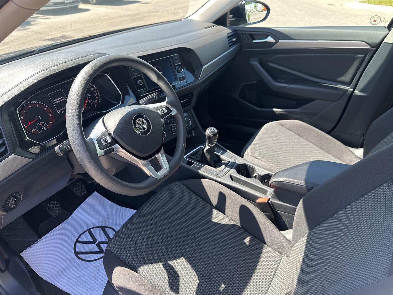 2019 Volkswagen Jetta Comfortline Manual Photo