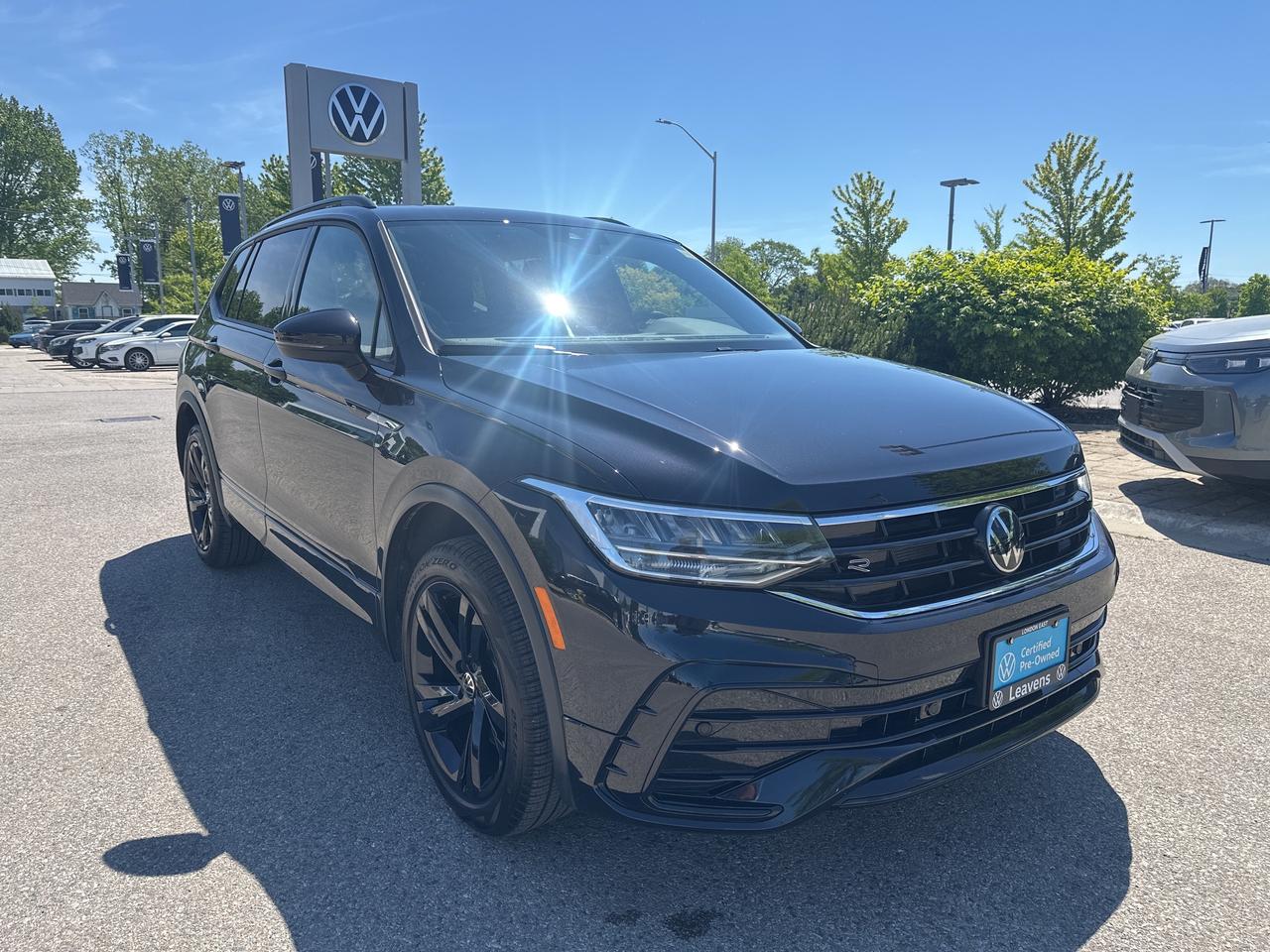 2024 Volkswagen Tiguan Comfortline R-Line Black Edition 4MOTION Photo