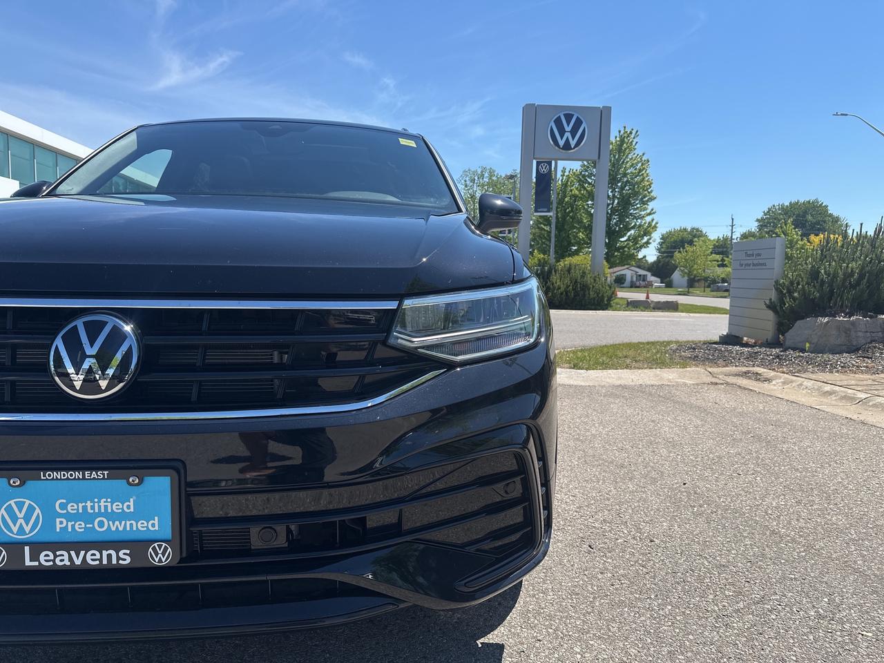 2024 Volkswagen Tiguan Comfortline R-Line Black Edition 4MOTION Photo
