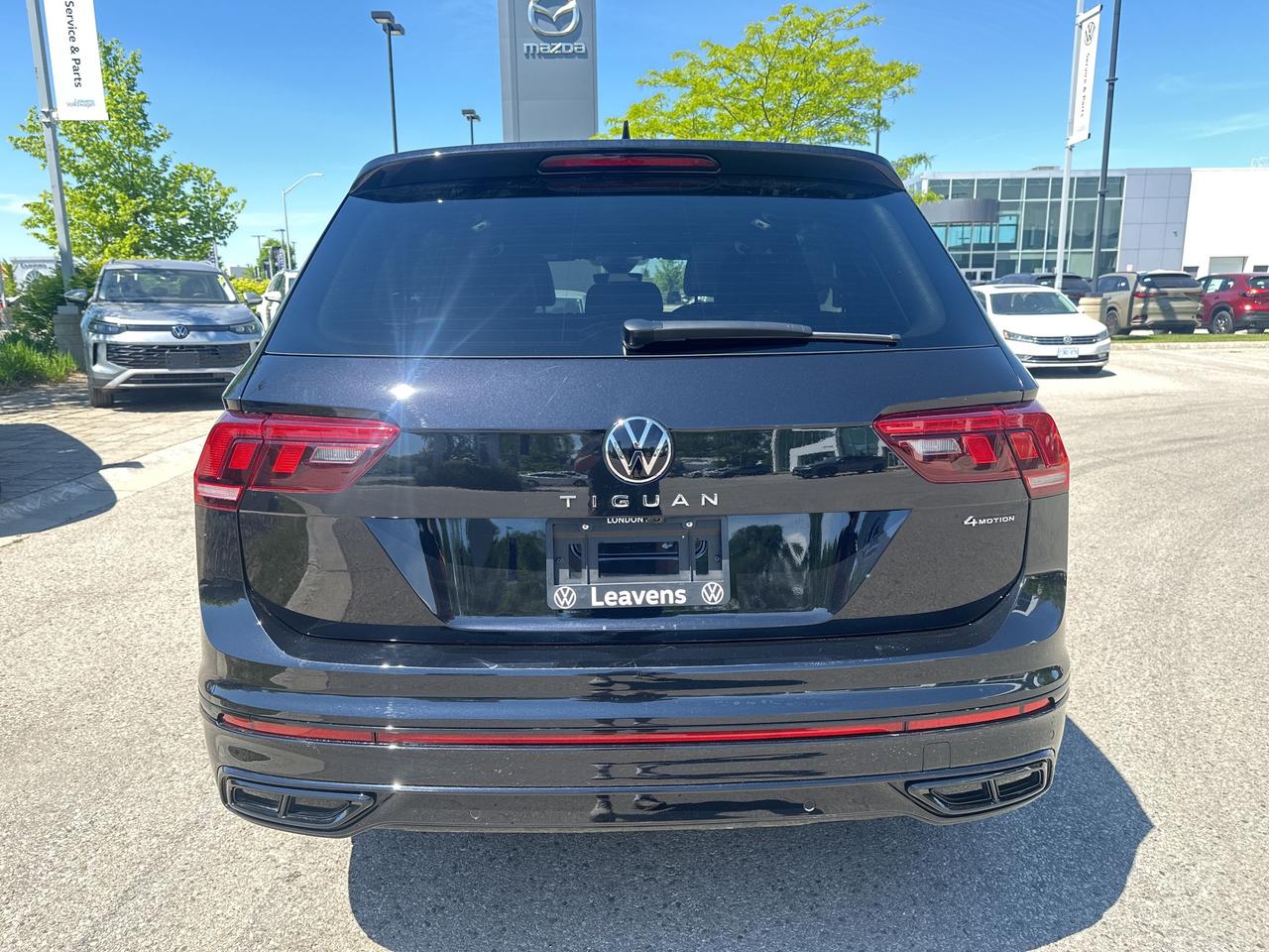 2024 Volkswagen Tiguan Comfortline R-Line Black Edition 4MOTION Photo