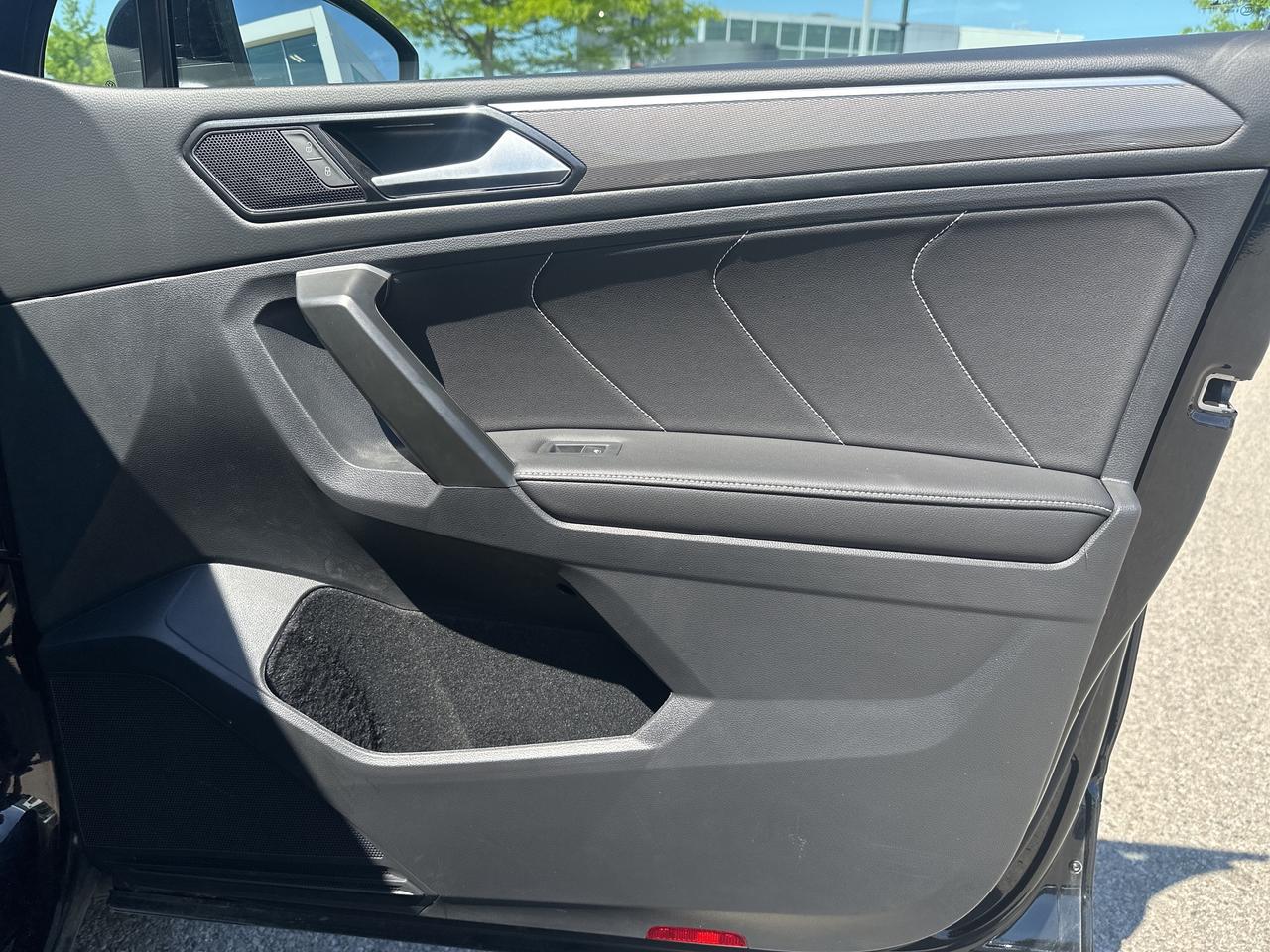 2024 Volkswagen Tiguan Comfortline R-Line Black Edition 4MOTION Photo