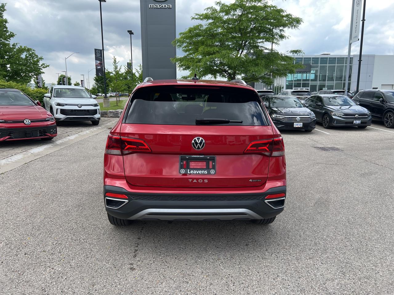 2023 Volkswagen Taos Comfortline 4MOTION -Ltd Avail- Photo3