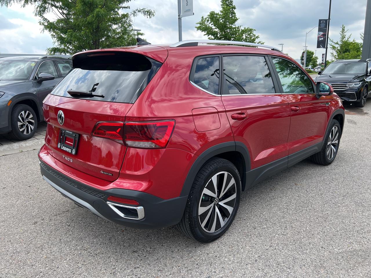 2023 Volkswagen Taos Comfortline 4MOTION -Ltd Avail- Photo
