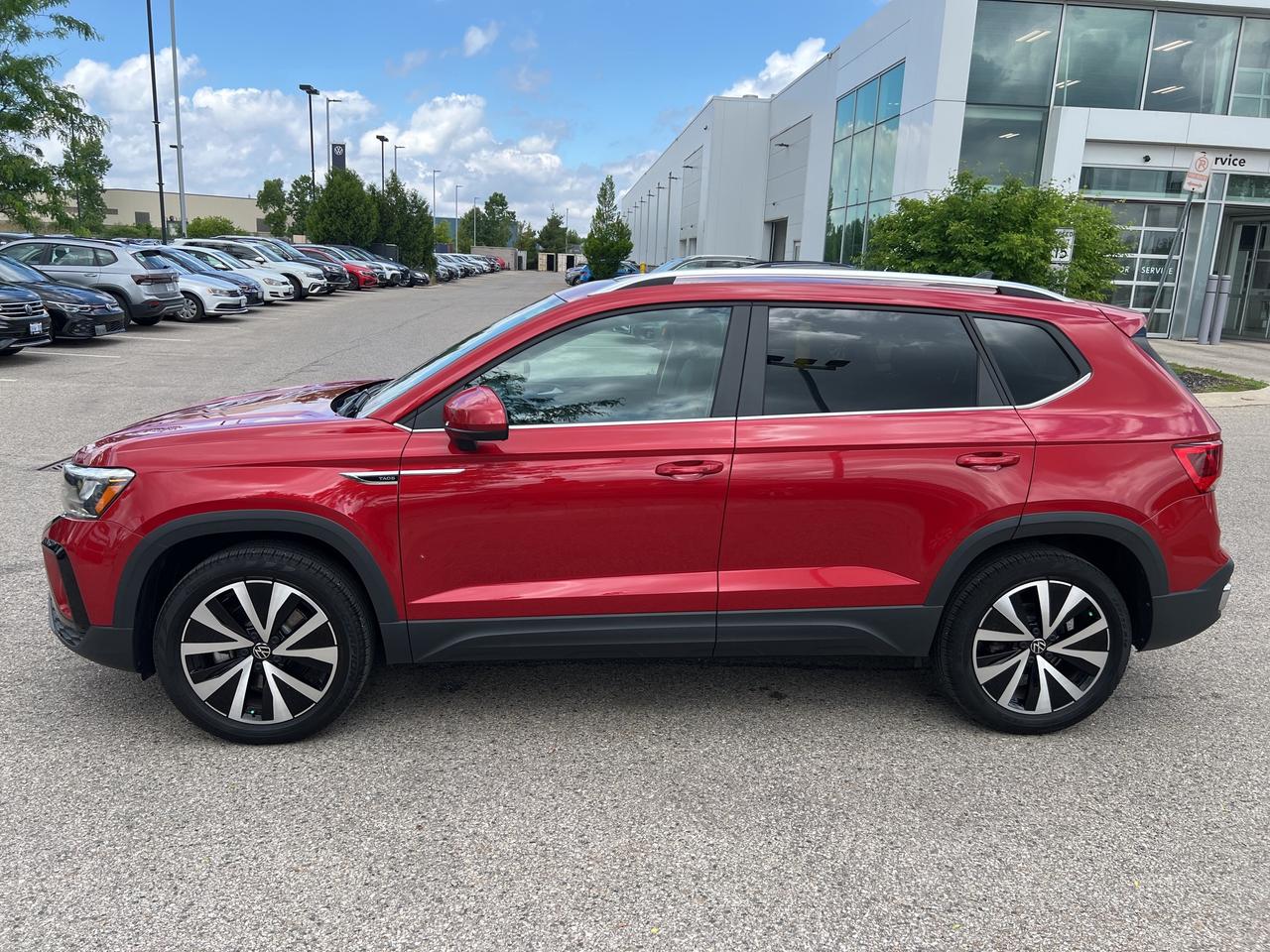 2023 Volkswagen Taos Comfortline 4MOTION -Ltd Avail- Photo
