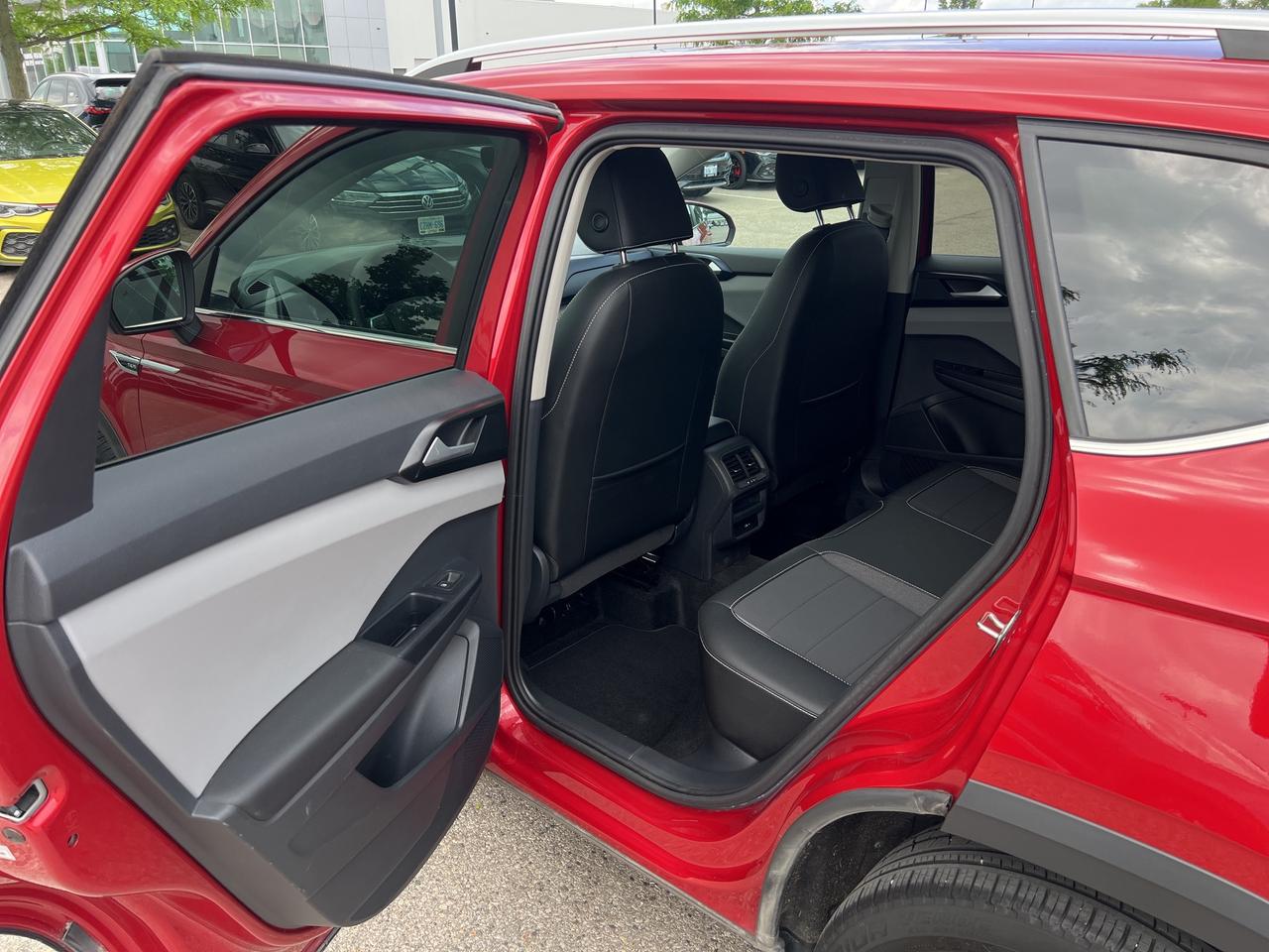 2023 Volkswagen Taos Comfortline 4MOTION -Ltd Avail- Photo