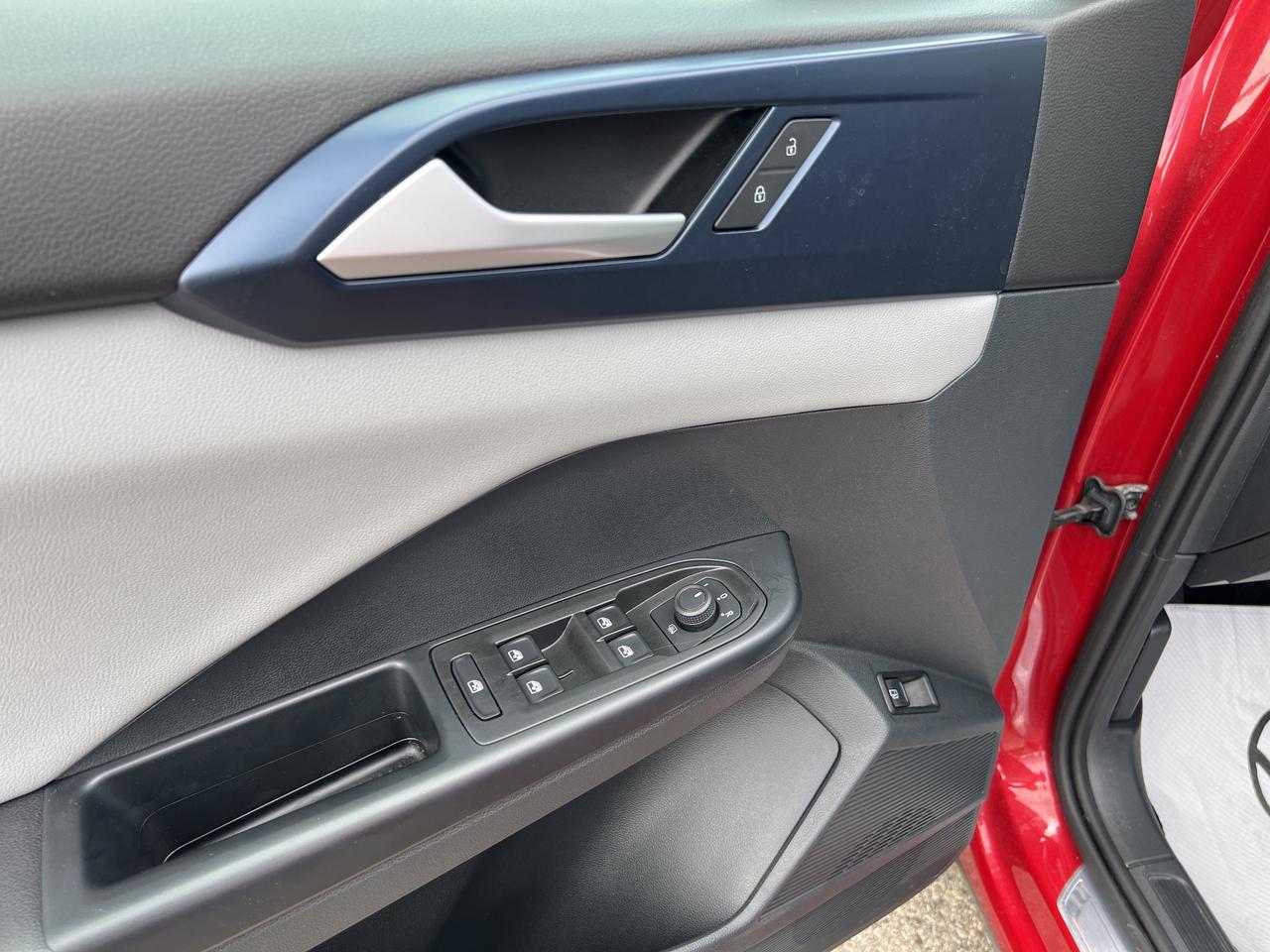 2023 Volkswagen Taos Comfortline 4MOTION -Ltd Avail- Photo