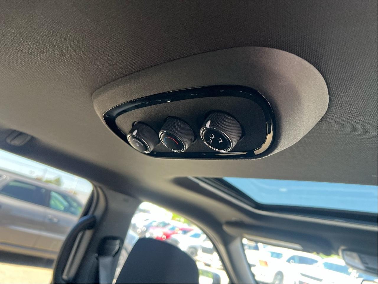 2023 Dodge Durango SXT Plus AWD *SUN *PWR SEAT *CARPLAY *7-PASS Photo