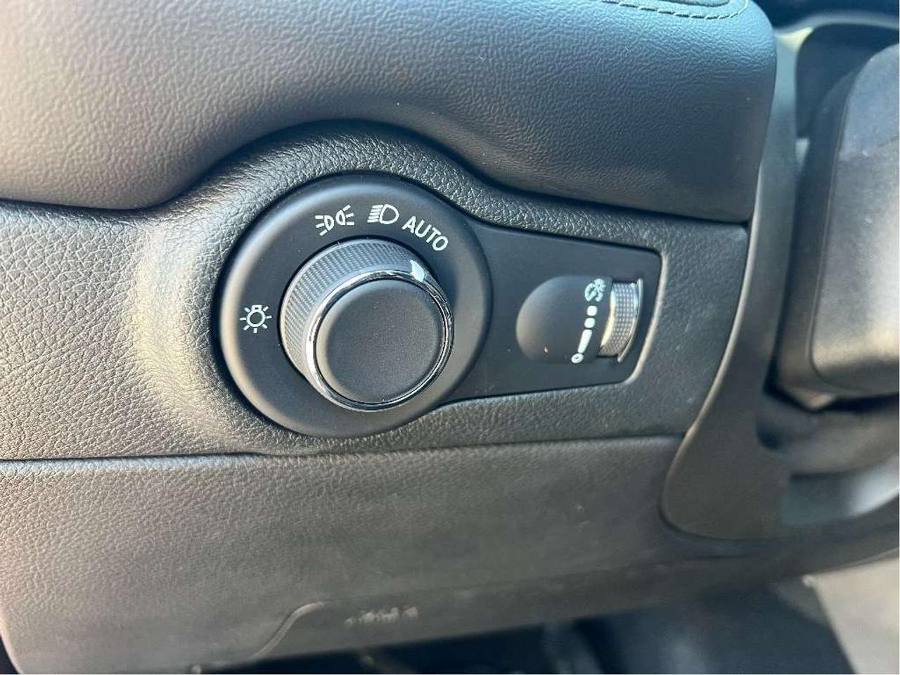 2023 Dodge Durango SXT Plus AWD *SUN *PWR SEAT *CARPLAY *7-PASS Photo