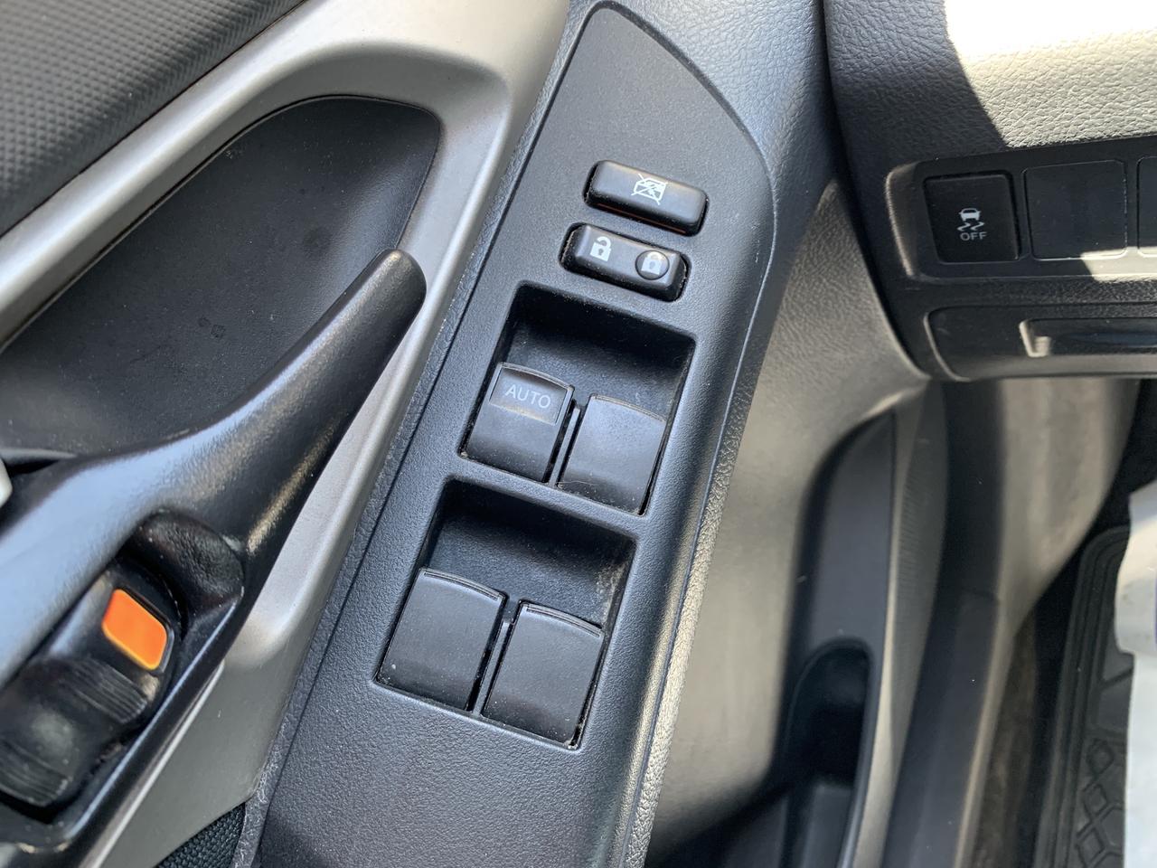 2013 Toyota Matrix 4DR WGN AUTO FWD Photo