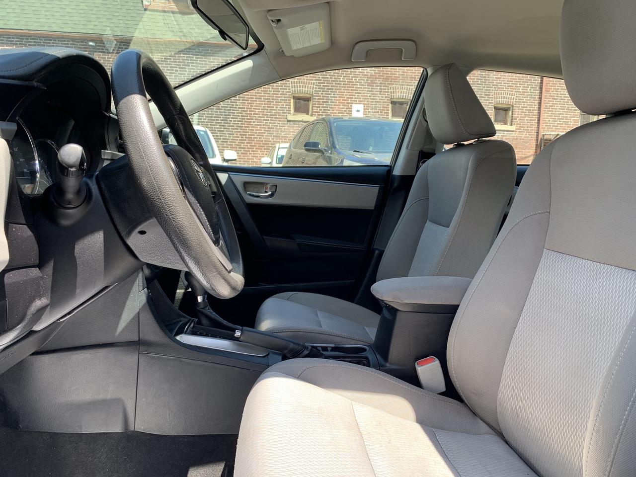 2015 Toyota Corolla 4dr Sdn CVT LE Photo