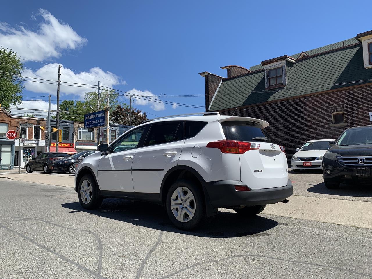 2014 Toyota RAV4 AWD 4dr LE Photo2